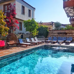 https://kusadasi-sezgins-boutique-rooms.kusadasihotels.org